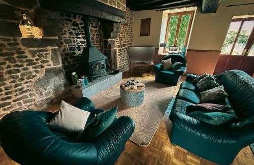 Lesbois House | Peaceful detached stone cottage
