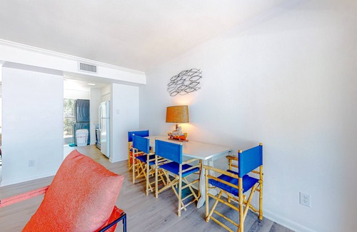 Pass Drury House | Peaceful dog-friendly retreat on the bay with grill, dock, AC, & W/D