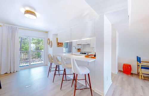 Pass Drury House | Peaceful dog-friendly retreat on the bay with grill, dock, AC, & W/D