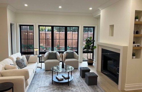 Oakville House | Peaceful Downtown Oakville Charming 4 bedroom house with WiFi & AC steps to lake
