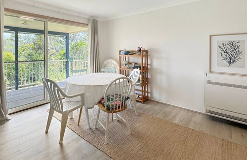 Winda Woopa House | Peaceful Dwelling: Hawks Nest Beach House - Your Ideal Family Retreat Just Steps from Jimmy's Beach!
