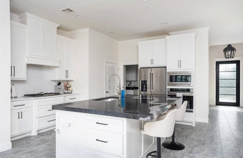 Bixby House | Peaceful Elegant Retreat