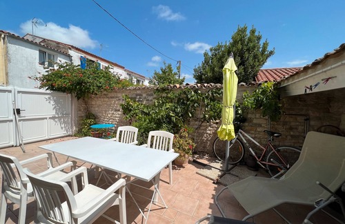 Dolus-d'Oleron House | Peaceful Escape with Private Courtyard – Charming and Modern House for a Relaxing Stay