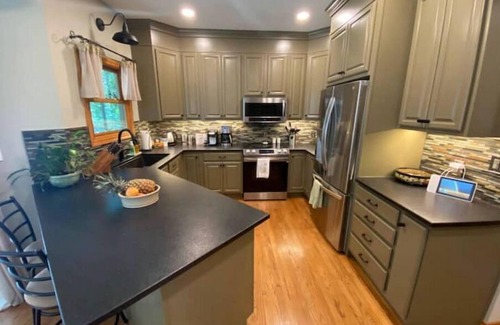 Niles House | Peaceful Escape, near Notre Dame & Lake Michigan!