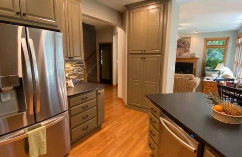 Niles House | Peaceful Escape, near Notre Dame & Lake Michigan!