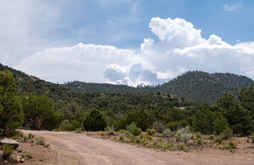 Santa Fe House | Peaceful escape on 4 acres w. trails, patio, fireplace, close to downtown