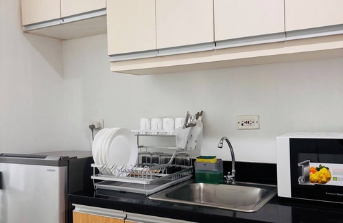 Iloilo Condo | Peaceful Escape with City Convenience