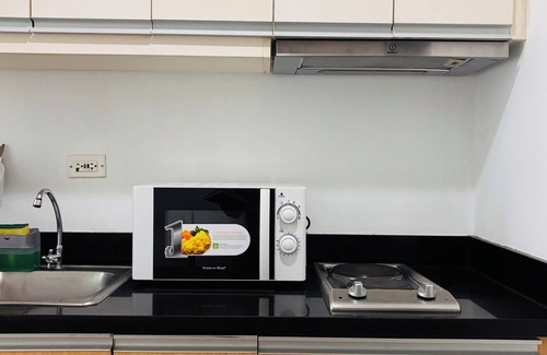 Iloilo Condo | Peaceful Escape with City Convenience