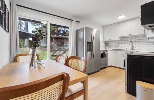 Mountlake Terrace House | Peaceful Family Retreat Home w Firepit & Grill