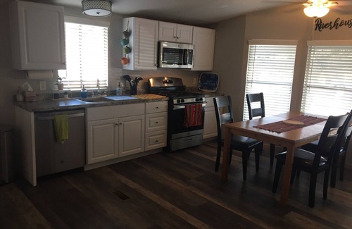 Bullhead City House | Peaceful, family friendly, and walking distance to the River and Rotary Park