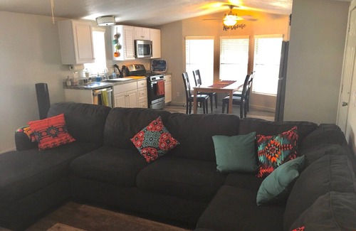 Bullhead City House | Peaceful, family friendly, and walking distance to the River and Rotary Park