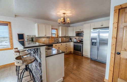 Westcliffe House | Peaceful, family friendly 2 BDR w/mountain views