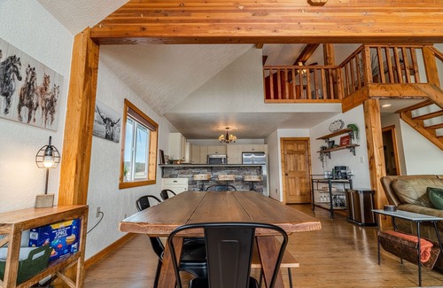 Westcliffe House | Peaceful, family friendly 2 BDR w/mountain views