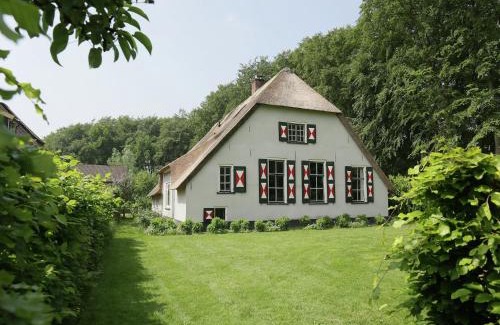 Municipality of Utrechtse Heuvelrug House | Peaceful Farmhouse in Doorn near Forest, cleaning included