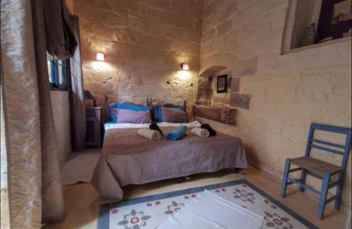 Gharb Bed & Breakfast | Peaceful Farmhouse stay with cozy Yard