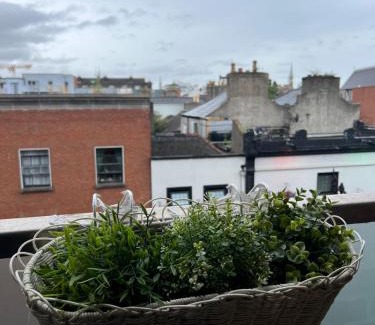 City Centre Dublin Apartment | Peaceful Flat with City View