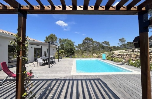 Saint-Jean-de-Cuculles Villa | Peaceful villa with pool near Pic Saint-Loup