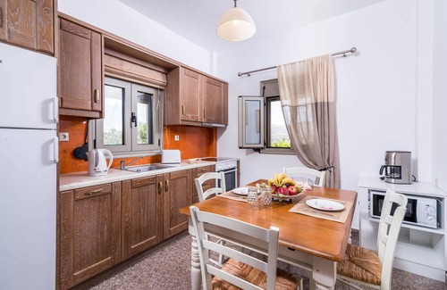 Sivas Villa | Peaceful fully-equipped villa Erato, Pitsidia - garden, swimming pool, BBQ, Wifi