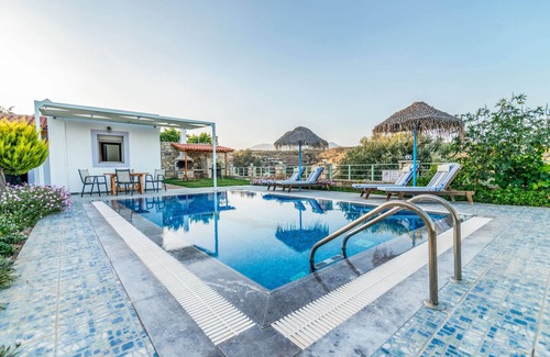 Sivas Villa | Peaceful fully-equipped villa Erato, Pitsidia - garden, swimming pool, BBQ, Wifi