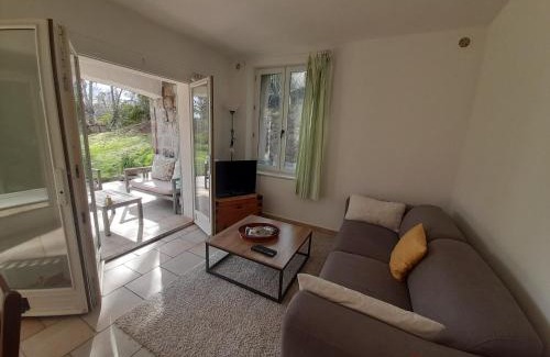Bargemon Apartment | Peaceful Garden Apartment