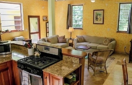 Upper Carolina House | Peaceful Garden Cottage style house near Coral Bay