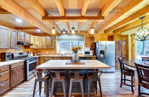 Garden Valley Cabin | Peaceful Garden Valley Cabin w/Private Deck!