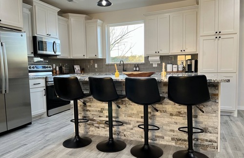 Granbury House | Peaceful Getaway in Granbury with Private Fishing & Gameroom