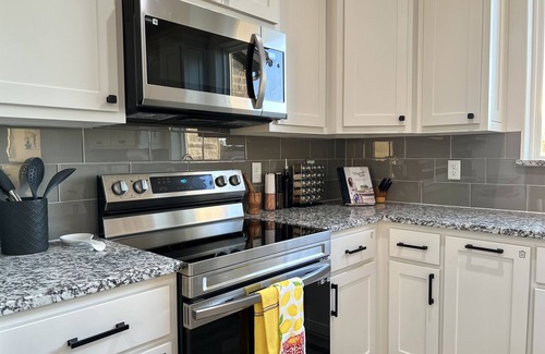 Granbury House | Peaceful Getaway in Granbury with Private Fishing & Gameroom