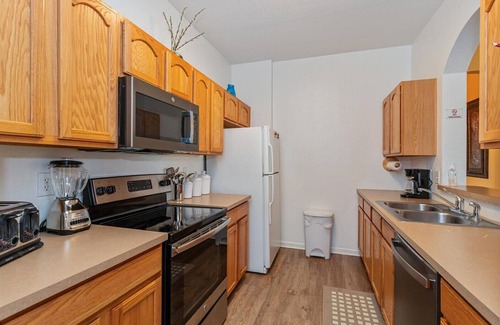 Windsor Hills Condo | Peaceful Getaway in Windsor Hills