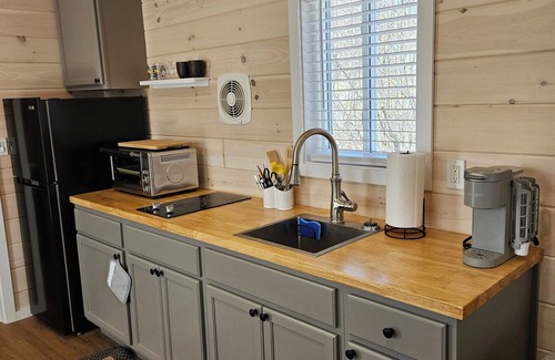 Sedgwick Cottage | Peaceful Getaway: Tiny Home Studio in Sedgwick, Maine