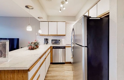 Notch Estates Condo | Peaceful getaway with a balcony, washer/dryer, AC - close to nearby attractions