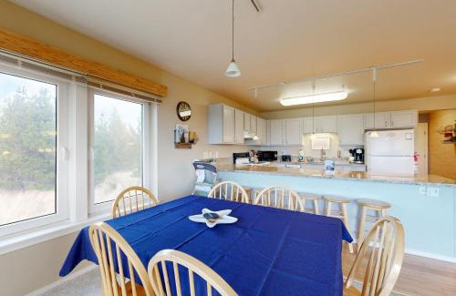Long Beach Apartment | Peaceful Harbor