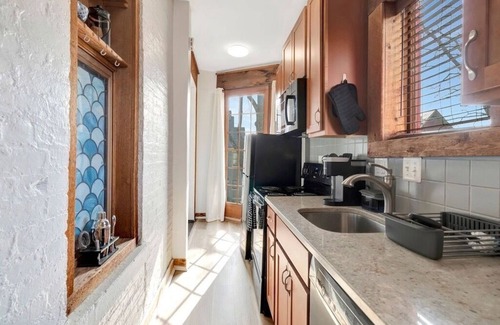 East Walnut HIlls Apartment | Peaceful Hideaway 7min to Downtown