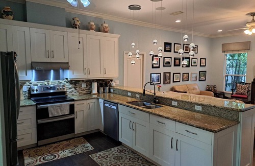 Gainesville House | Peaceful Hideaway in vibrant college town nPrivacy, treehouse, gazebo