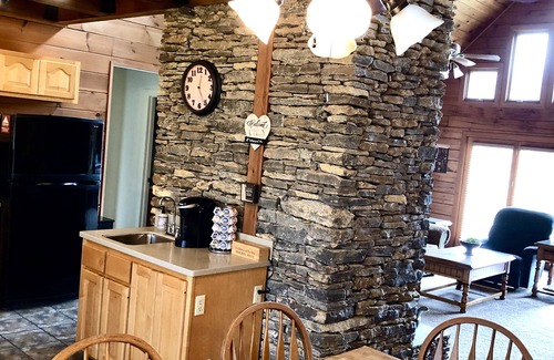 Centerville Cabin | Peaceful Hills Retreat Lodge with a Great View, a Pond, a Fireplace, Sleeps 10.