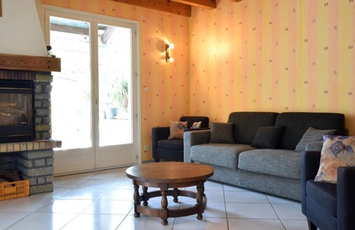 Sampzon House | Peaceful holiday home in Sampzon with pool