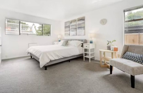 Alki House | Peaceful home w/ hot tub — Steps from the beach!