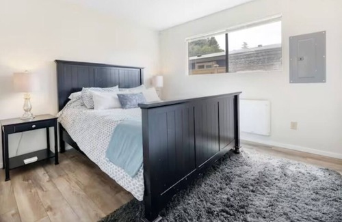 Alki House | Peaceful home w/ hot tub — Steps from the beach!