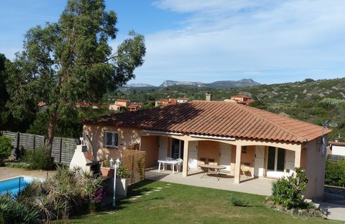 Estagel House | Peaceful house with a large garden and pool near Perpignan