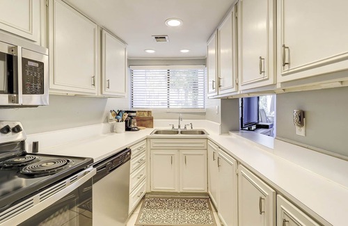 Hilton Head Island House | Peaceful Lagoon Views, New Furnishings, Near Coligny & Tiki — Great for Families