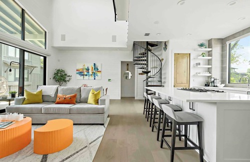 Spicewood House | Peaceful Lake Travis Getaway | Pickleball | BBQ