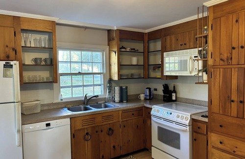 Mirror Lake House | Peaceful Lakefront 2-bedroom Home For Beautiful and Relaxing Getaway