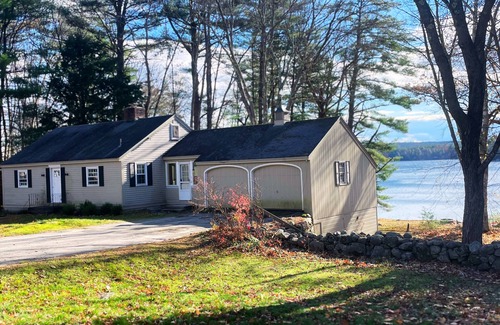 Mirror Lake House | Peaceful Lakefront 2-bedroom Home For Beautiful and Relaxing Getaway