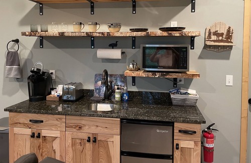 Knik-Fairview Apartment | Peaceful Lakeside Getaway on the Historic Iditarod Trail