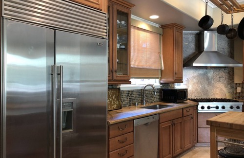 'Aina Haina House | Peaceful Luxury Home, pool, gourmet kitchen. Text 808-781-1741 for availability