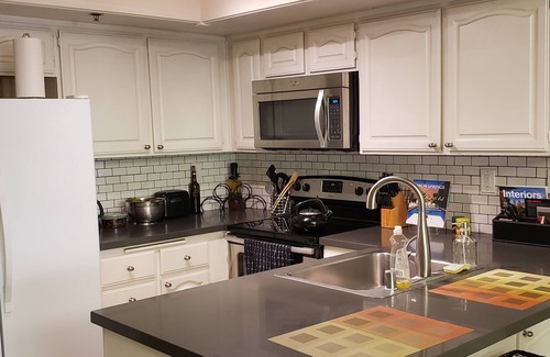 Downtown Palm Springs Condo | Peaceful Moroccan Retreat Steps from Downtown