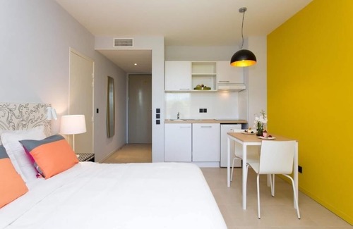 Mougins Hotel | Peaceful Mougins Hotel Stay with Pool | Pets are Allowed + Free Parking