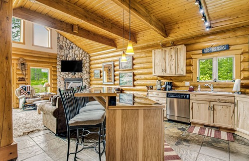 Cle Elum Cabin | Peaceful mountain cabin with stunning views, perfect for a quiet getaway