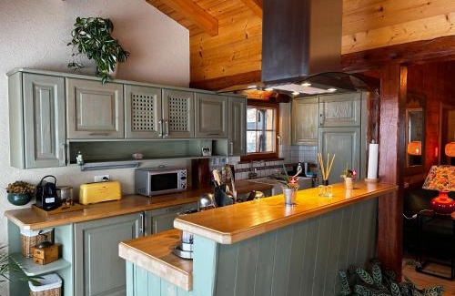 Chamoson Ski Chalet | Peaceful Mountain Chalet for 4, with Garden, Games & BBQ