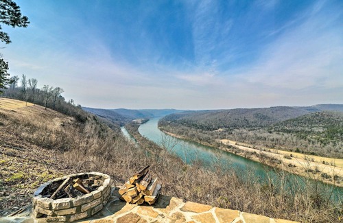 Mountain View Apartment | Peaceful ‘Mountain Air’ Getaway w/Fire Pit!